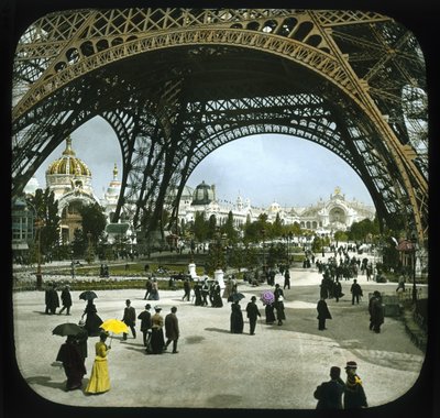 Esposizione di Parigi: Champ de Mars e Torre Eiffel, Parigi, Francia, 1900 da French Photographer